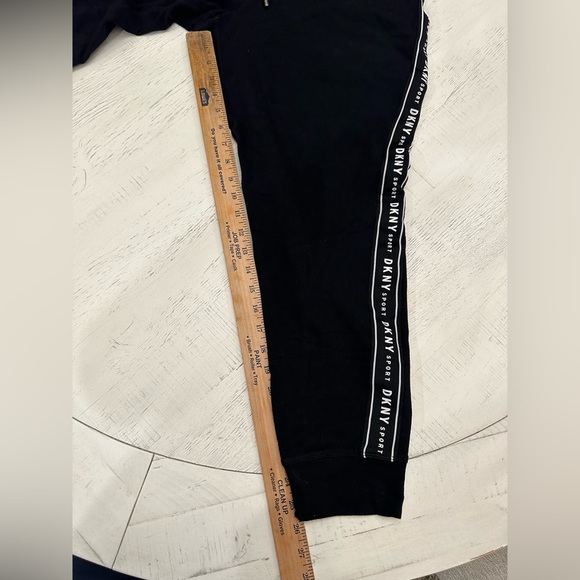 Chicago Blackhawks DKNY Sport Women’s Black Brooke Jogger Pants Size L - Picture 8 of 9